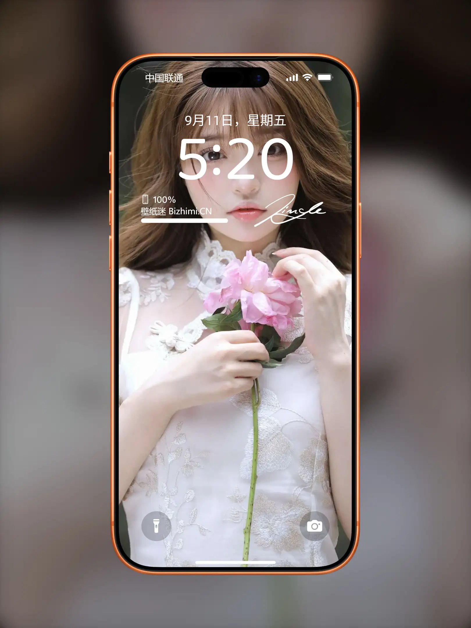 明艳动人的 女孩街拍美图 照片 唯美壁纸图片