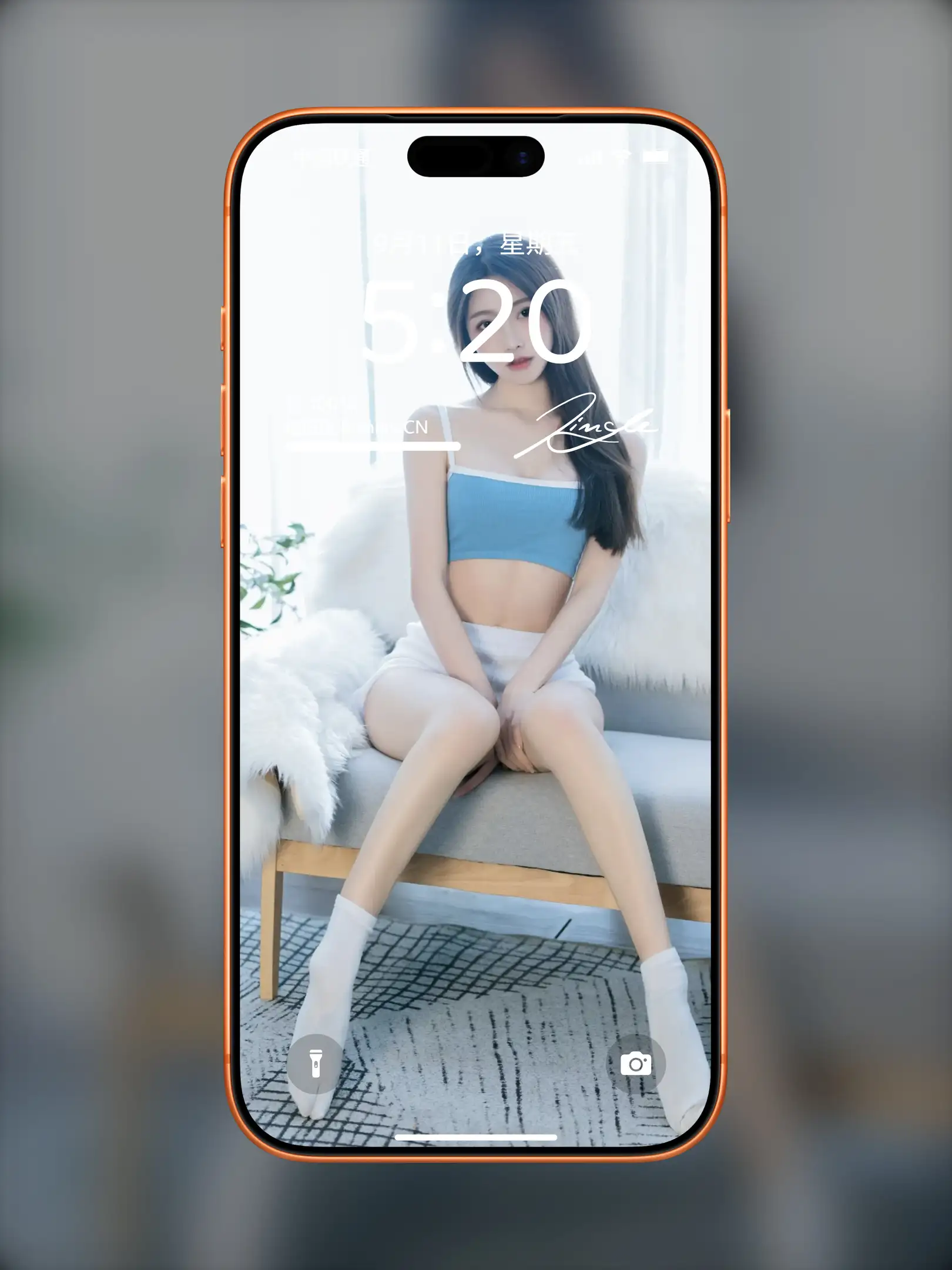 颜值出众的 女孩街拍美图 照片 唯美壁纸图片