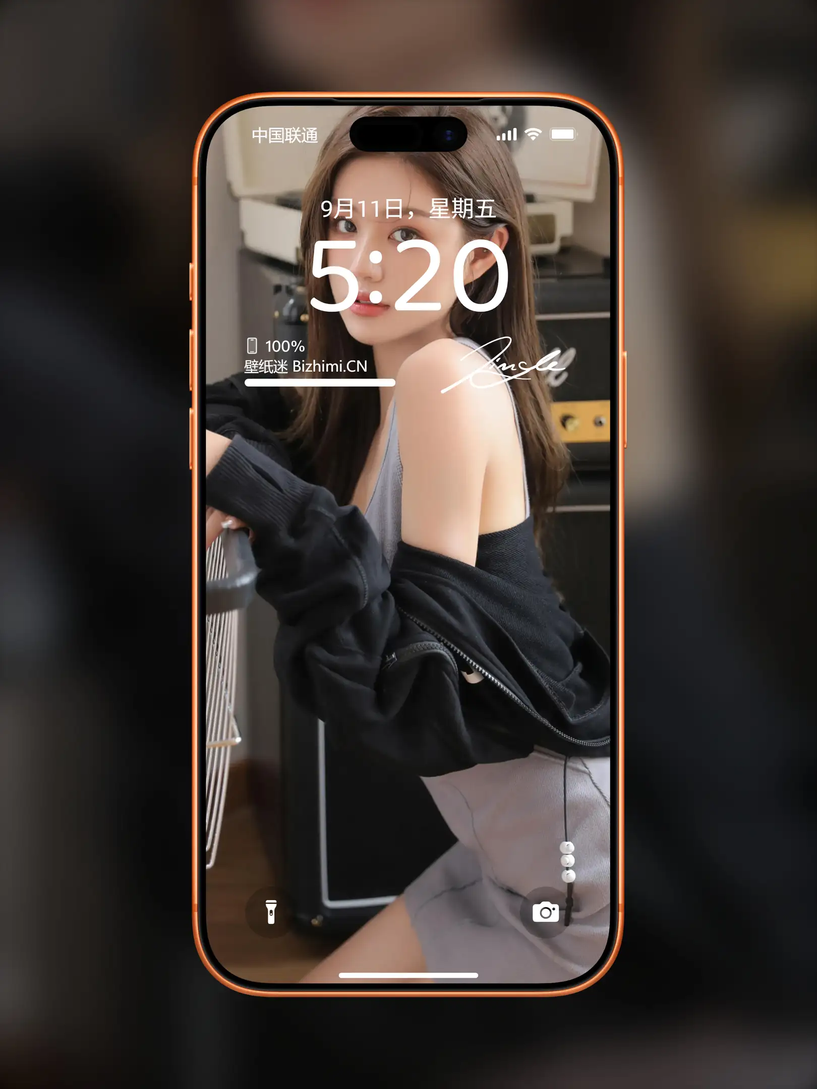 颜值出众的 女孩街拍美图 照片 唯美壁纸图片