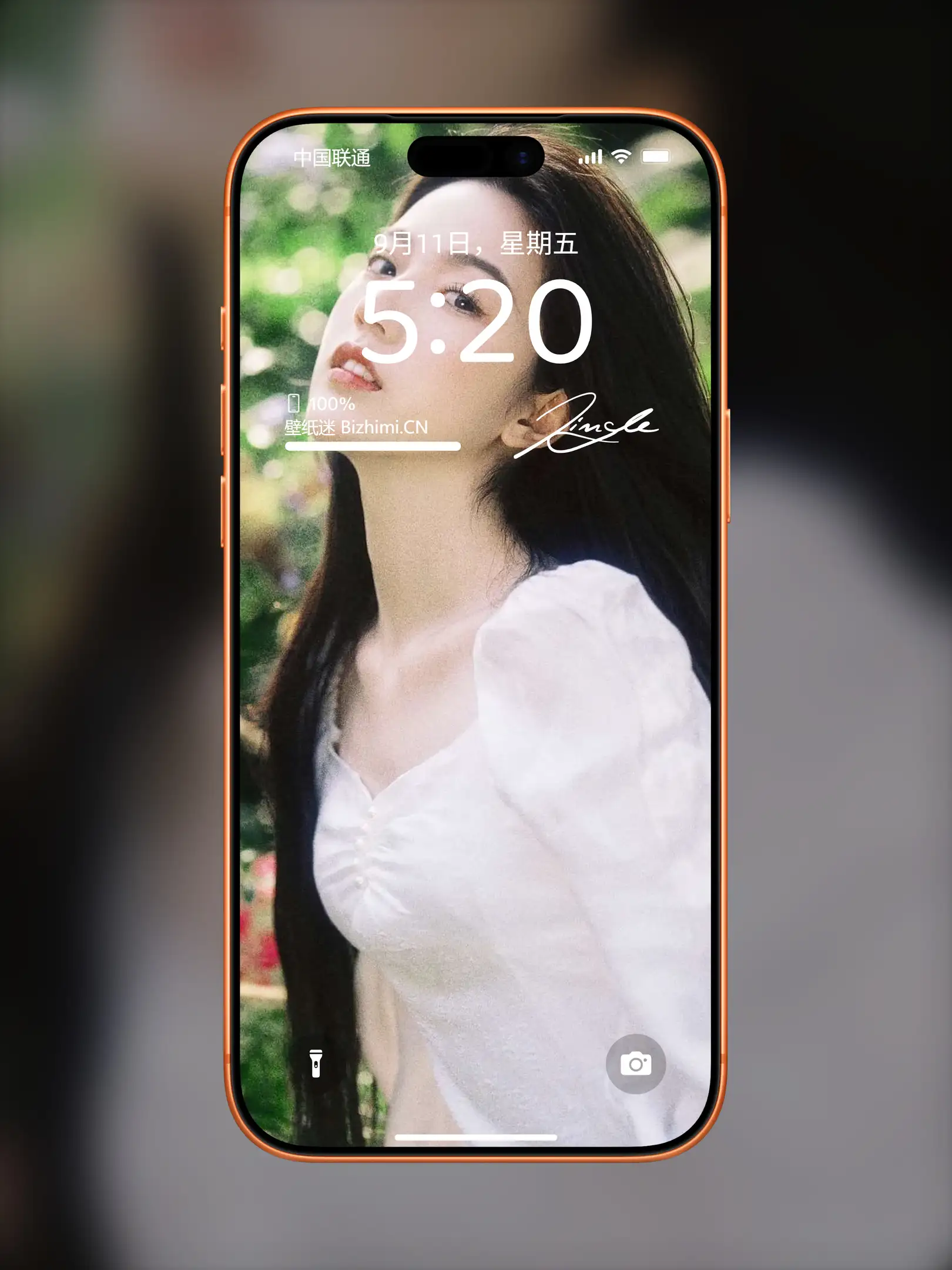 明艳动人的 女孩街拍美图 照片 唯美壁纸图片