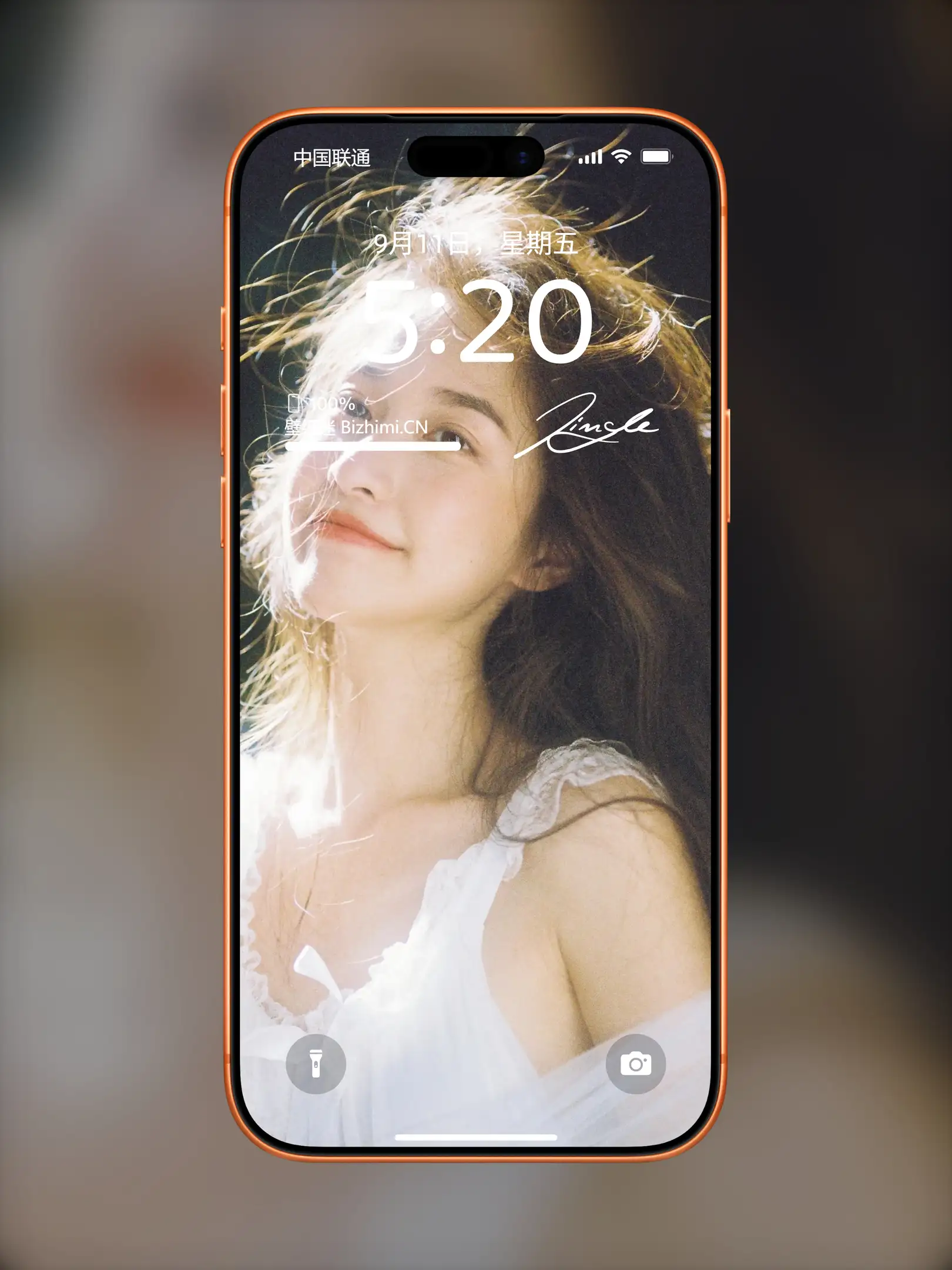温柔知性的 女孩户外摄影 照片 精美壁纸收藏